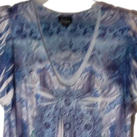 Simply Emma plus size 2X geometric print short sleeves gathered front top. 618 - Picture 2 of 5